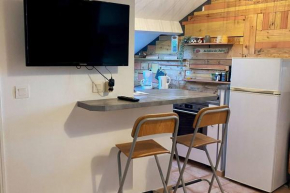 Studio atypique sur le cours Napoléon